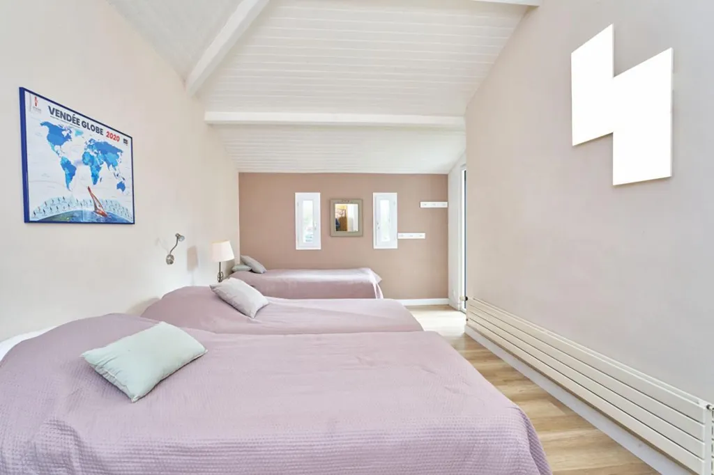 Magamistoad - Rural House with Guest Wing in La Verrie