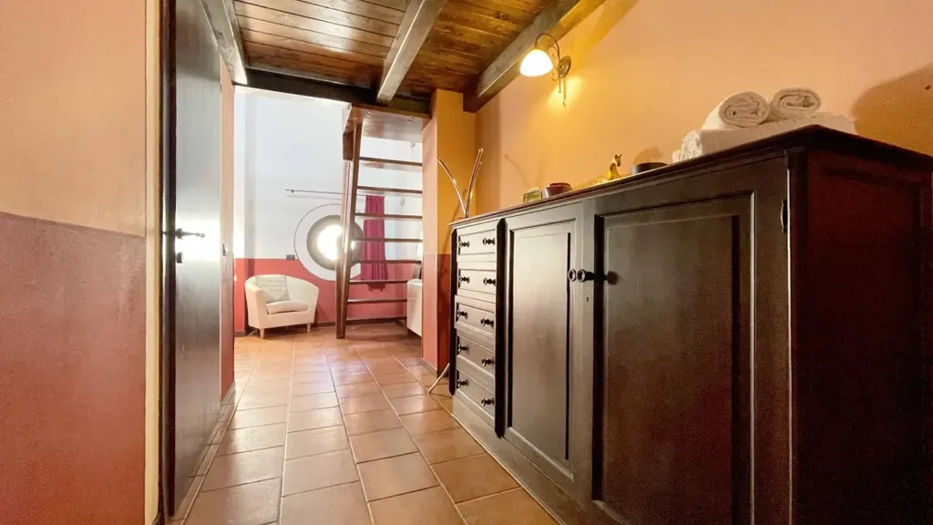 Villa with Equestrian Centre in Ameno