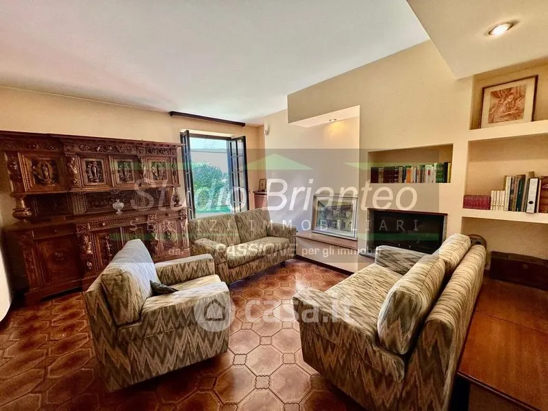 Living Room - Bifamiliar Villa with Garden in Verano Brianza