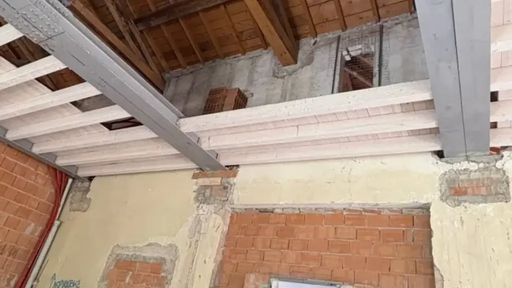 Rooms - Apartment with Piazza View in Mantua