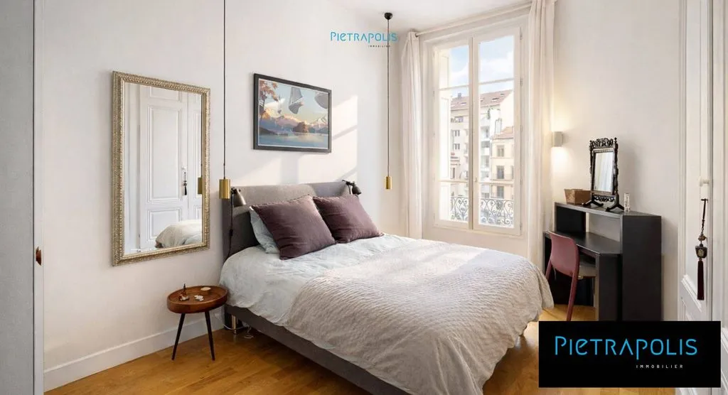 Bedrooms - Characterful Flat with Church View in Lyon 7th