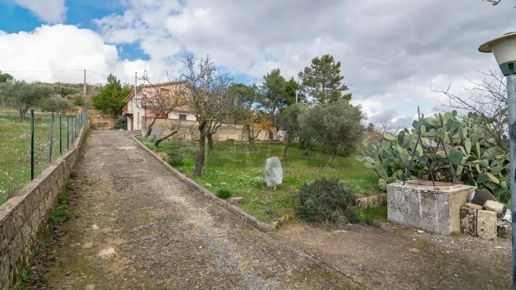 Välivaade - Bifamiliar Villa with Garden in Piazza Armerina