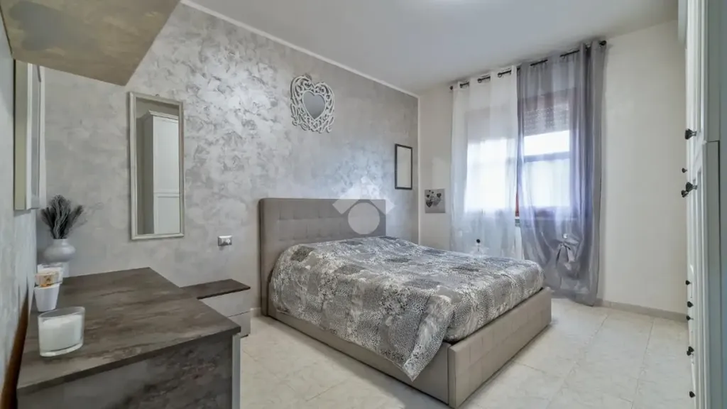Chambres - Rear-Facing Apartment with Balcony in Civitavecchia