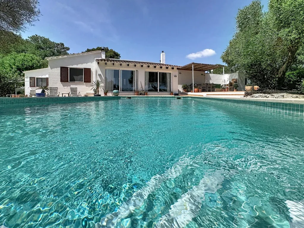 Bassein - Renovated Mediterranean House with Pool in Maó