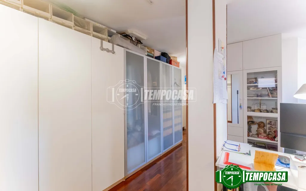 Toad - Modernised Three-Room Flat with Balcony in Milan
