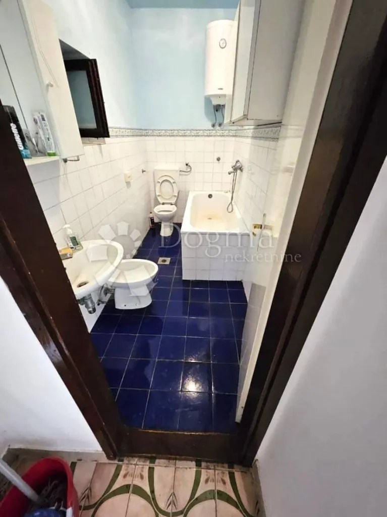 Vannitoad - Terraced House with Balcony in Oprtalj