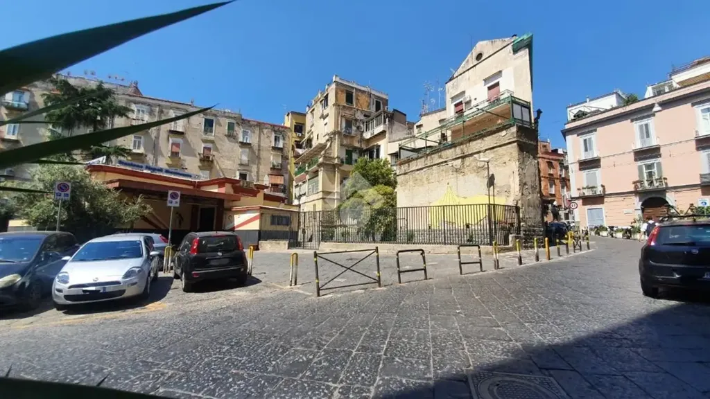 Exterior - Apartment with Terrace in Montesanto, Naples