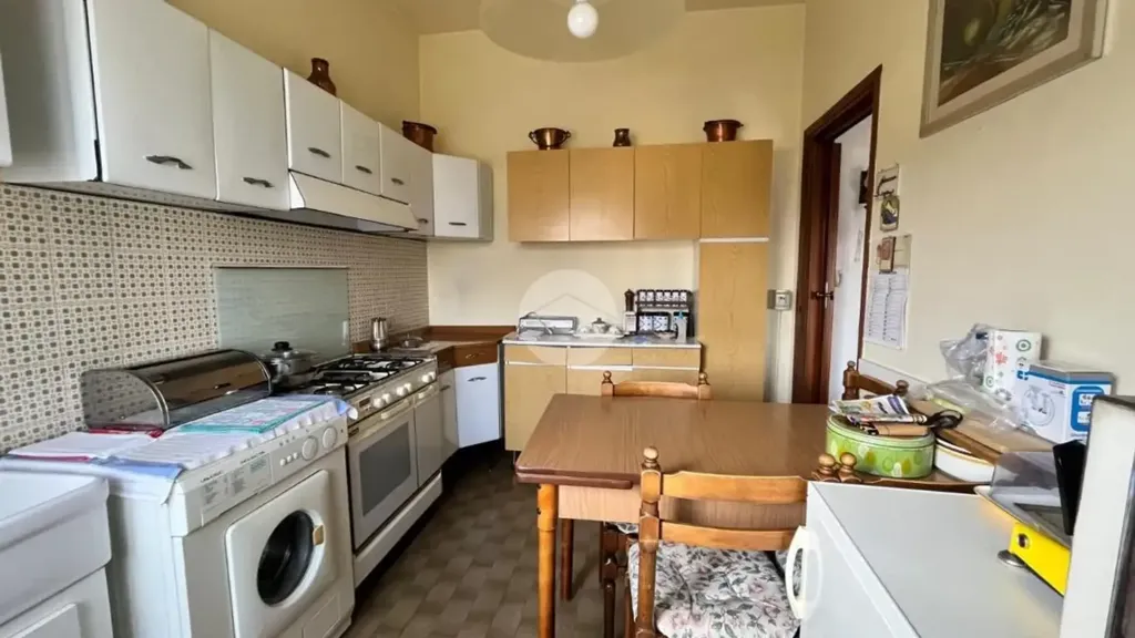 Cuisine - Spacious 2-Bedroom Flat with Balcony in Erbusco