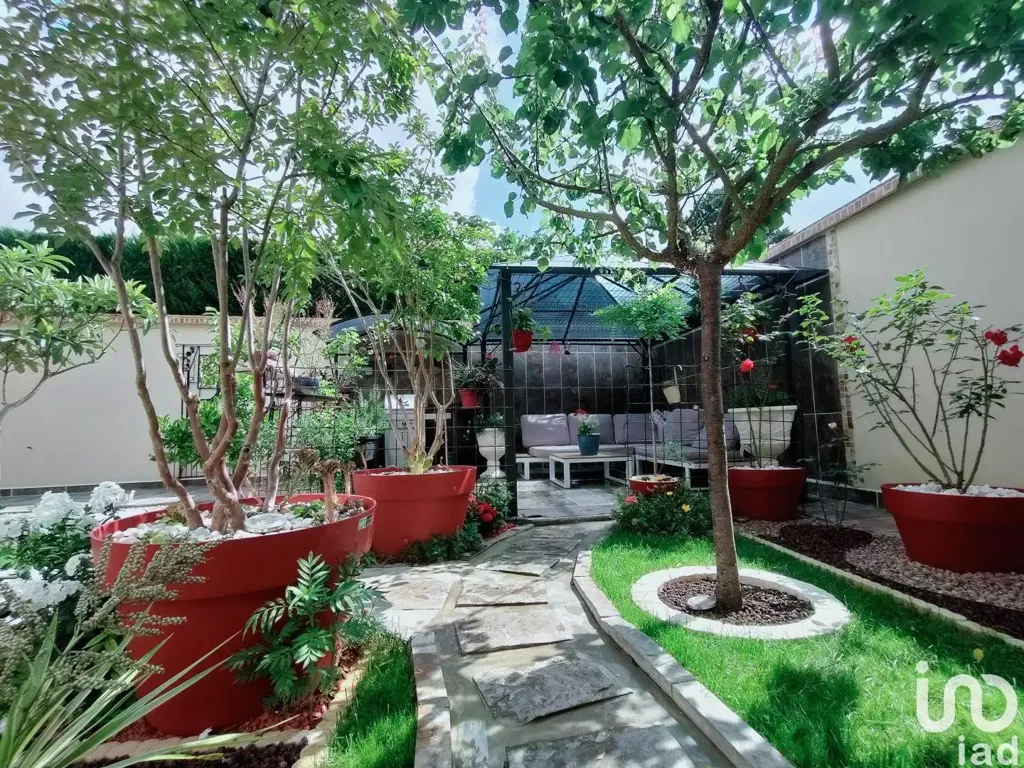 Aed - Family House with Garden in Morangles