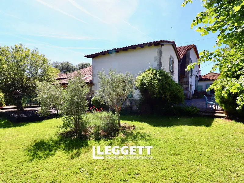 Giardino - Two Stone Houses with Pool in Montbron
