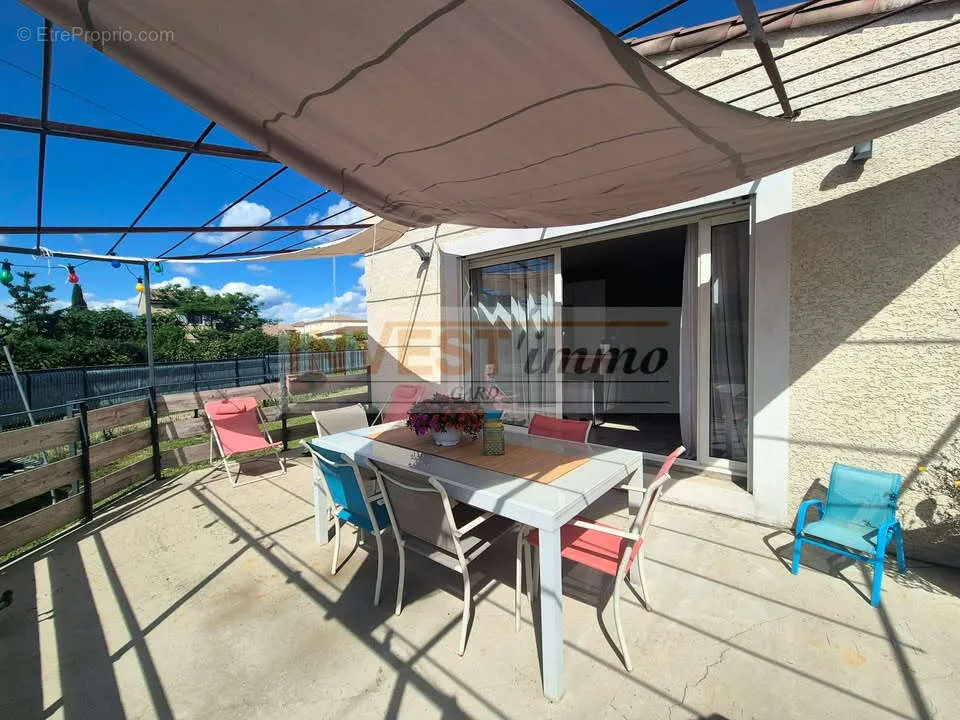 Terrass - Recent Villa with Garden in Quiet Location