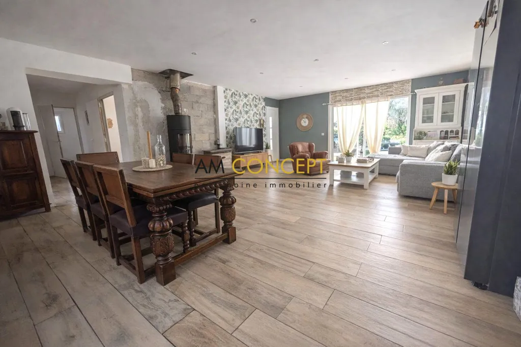 Sala da pranzo - Unfinished House with Garden in Bendejun