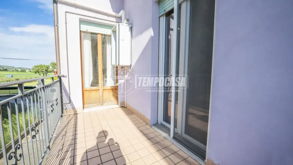 Balcony - Apartment with Balcony and Private Garden in Montecosaro