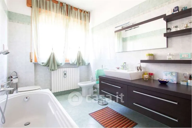 Vannitoad - Modern Apartment with Balcony in Bovisio-Masciago