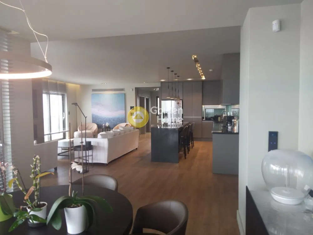 Appartement 10 pièces à GR