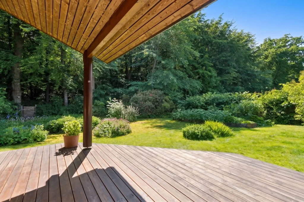 Terrass - Villa with Forest View in Holte