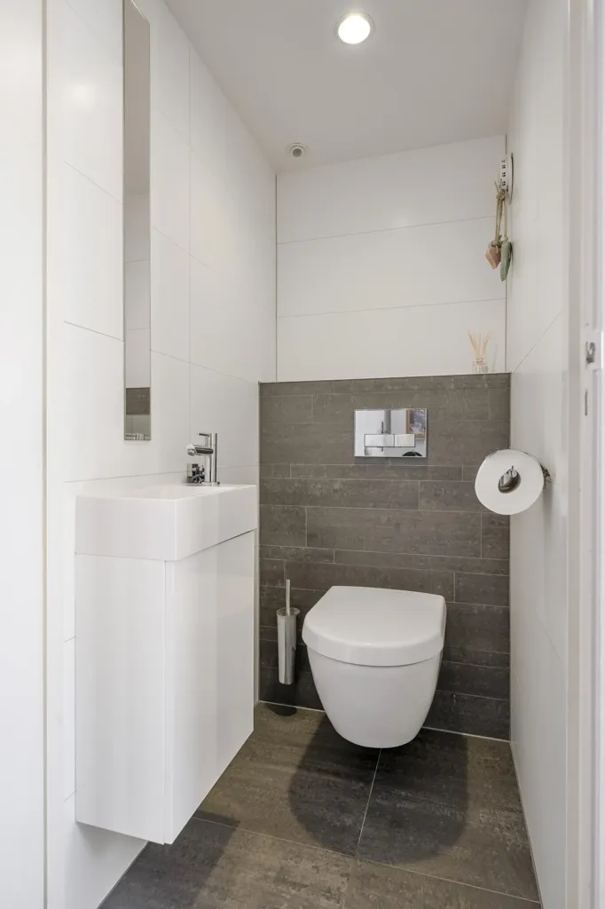 Vannitoad - Spacious House with Deep Garden in Born