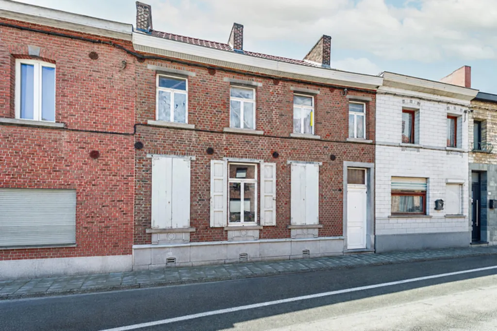 Välivaade - House with Renovation Potential in Frameries