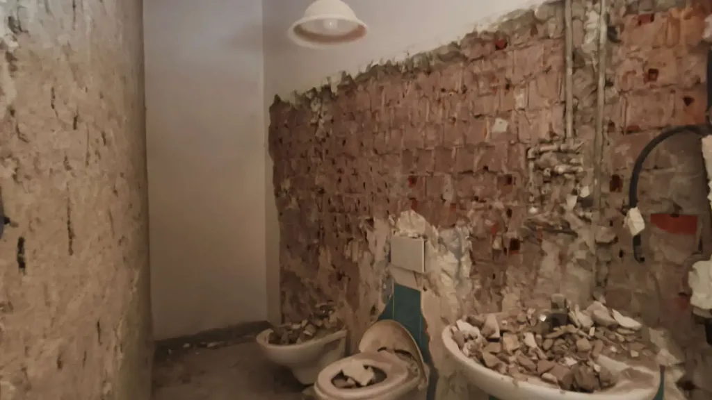 Bagni - Terratetto indipendente con giardino a Cascina