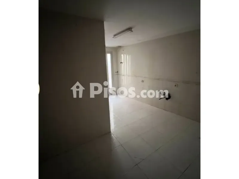 Entrée - House for Renovation with Potential in Alberite