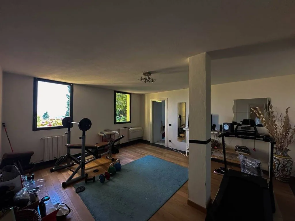 Rooms - Detached Villa with Panoramic View in Traversetolo