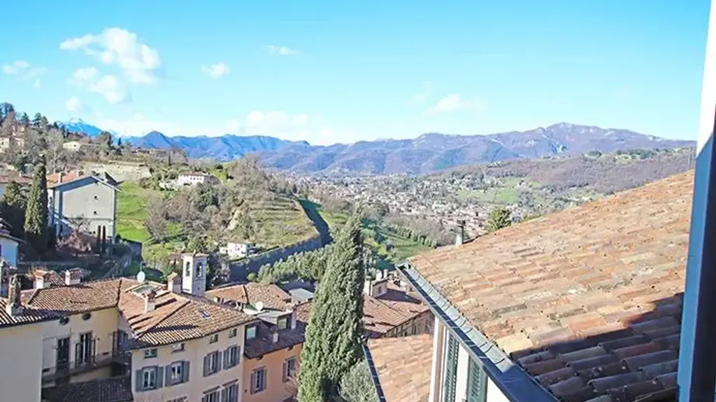 Balcon - Panoramic Apartment in Historic Tower, Bergamo