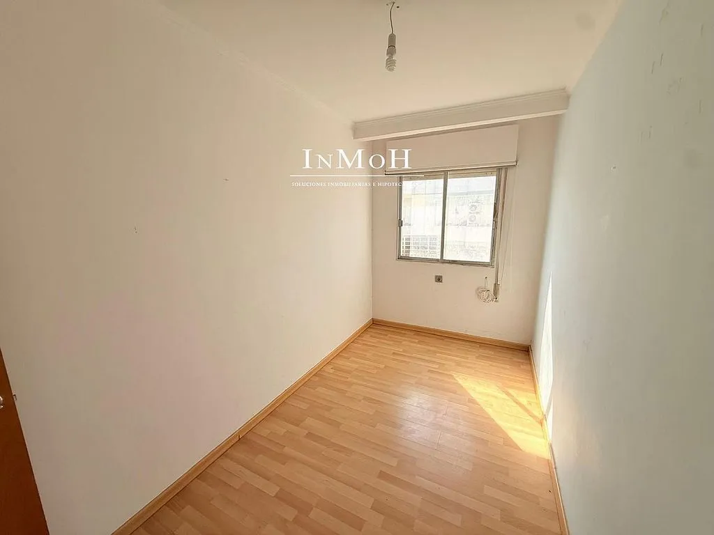 Toad - Modern Flat with East View in San Fernando