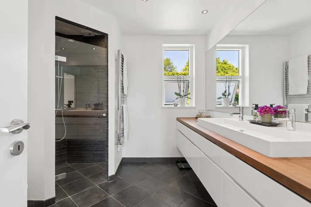 Vannitoad - Renovated Villa with City View in Vejby