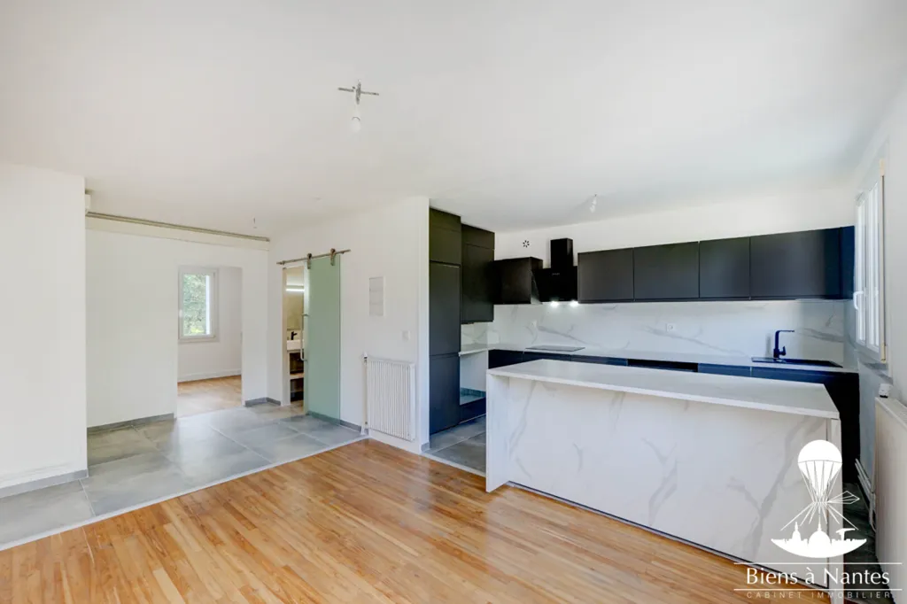Cucina - Refurbished 3-Bed Apartment in Nantes