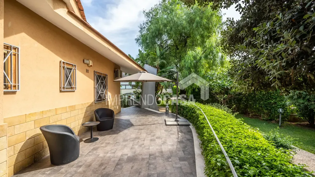 Terrasse - Villa with Private Garden in Mondello, Palermo