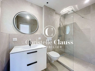 Salles de bain - Villa Rénovée avec Piscine à Riedisheim