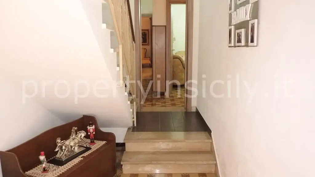 Pièces - Independent House with Panoramic Terrace in Cassibile