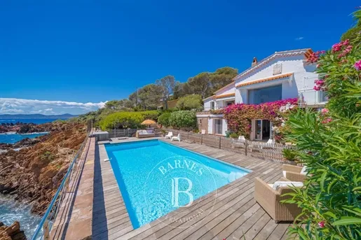 Piscine - Villa Contemporaine avec Vue Mer à Saint-Raphaël
