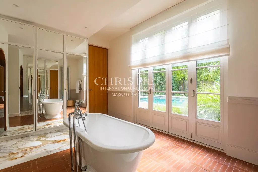 Salles de bain - Maison en Pierre avec Piscine au Cœur de Caudéran