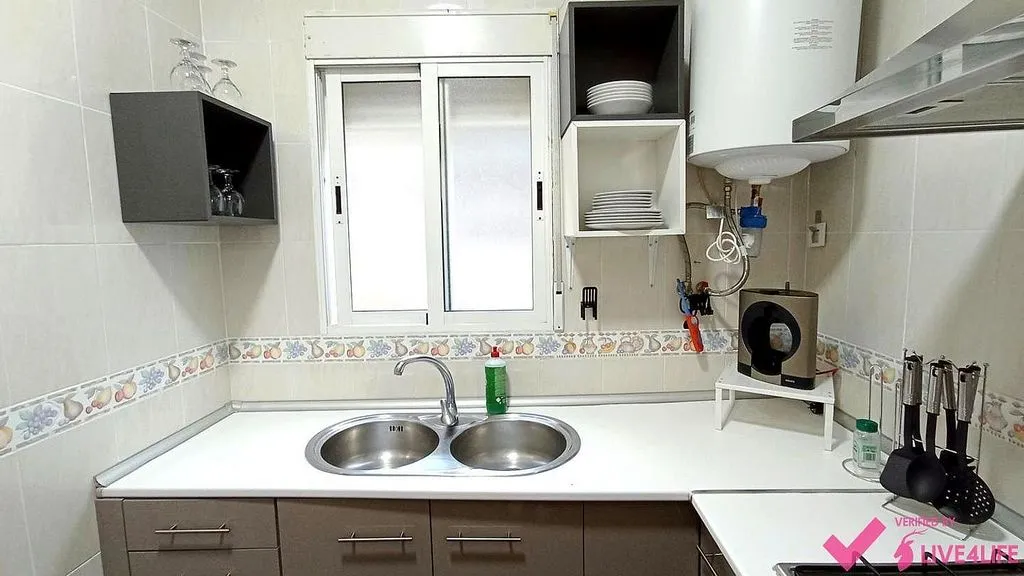 Cuisine - Apartment with Balcony in El Cabañal, Valencia