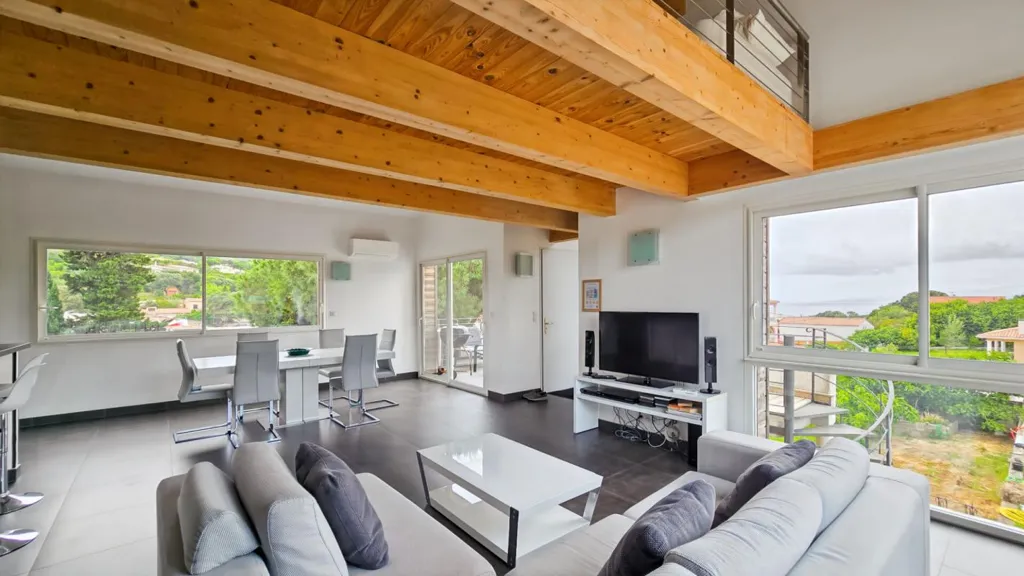 Séjour - Appartement de Standing avec Vue Mer à Propriano
