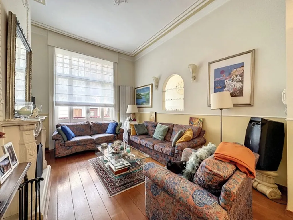 Living Room - Charming House with Garden in European Quarter