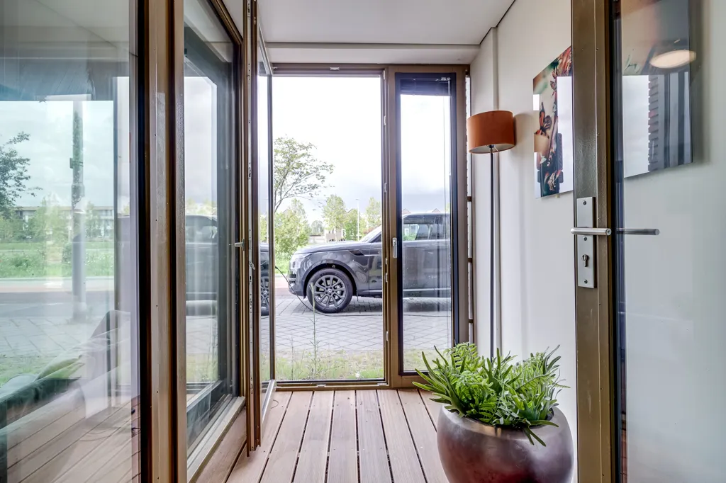 Esik - Modern Flat with Patio in Leeuwesteyn