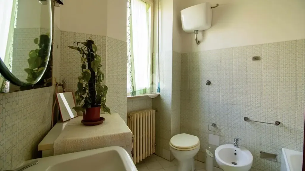 Salles de bain - Three-Bedroom Apartment with Balcony in Fermo