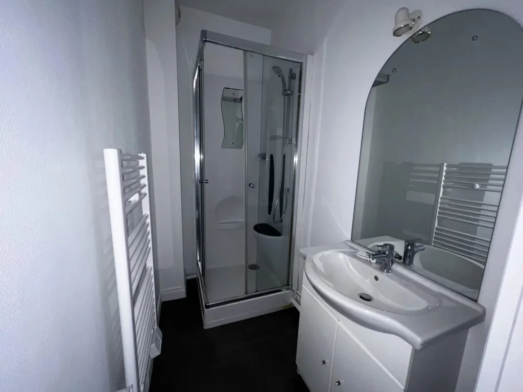 Salles de bain - Appartement Type 3 avec Cuisine Équipée à Amiens