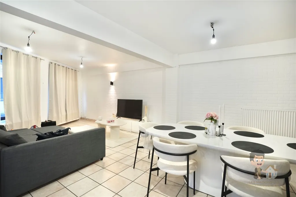 Salle à manger - Duplex Rénové avec Balcon au Cœur de Châtelet