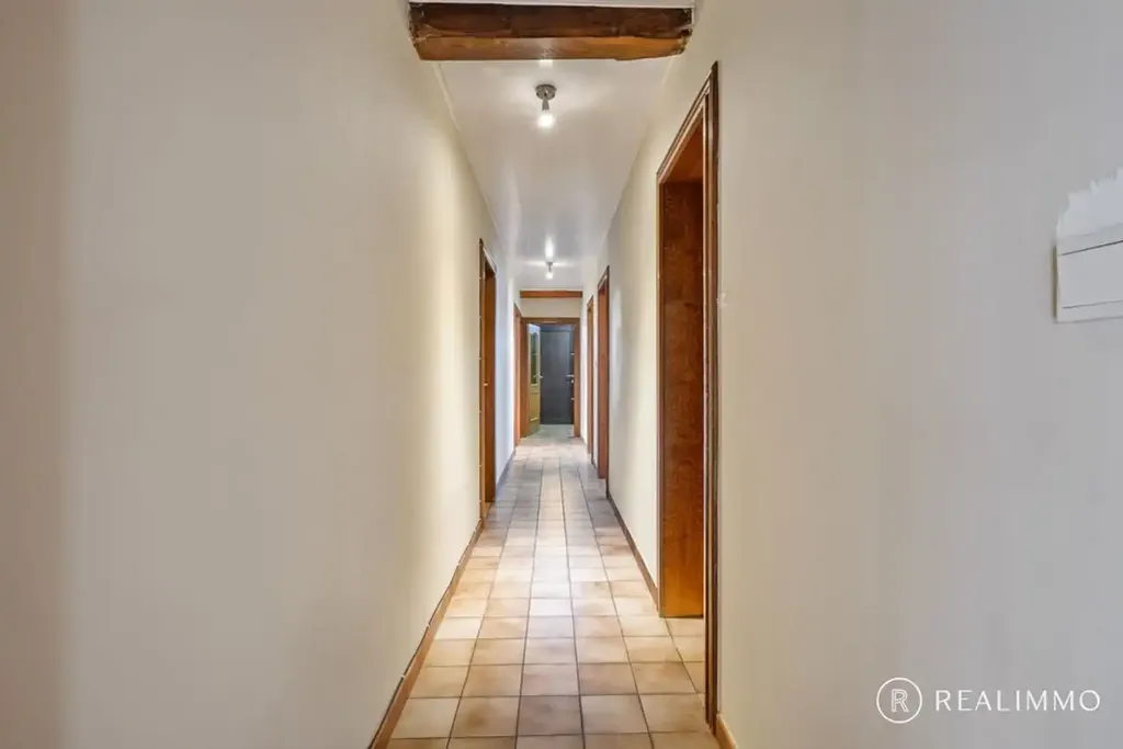 hallway_entrance