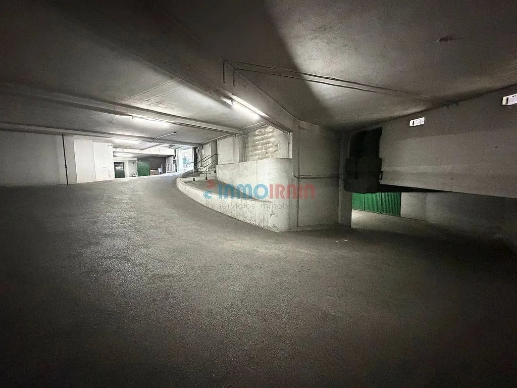 Garage - Apartment with Balcony in Ordizia