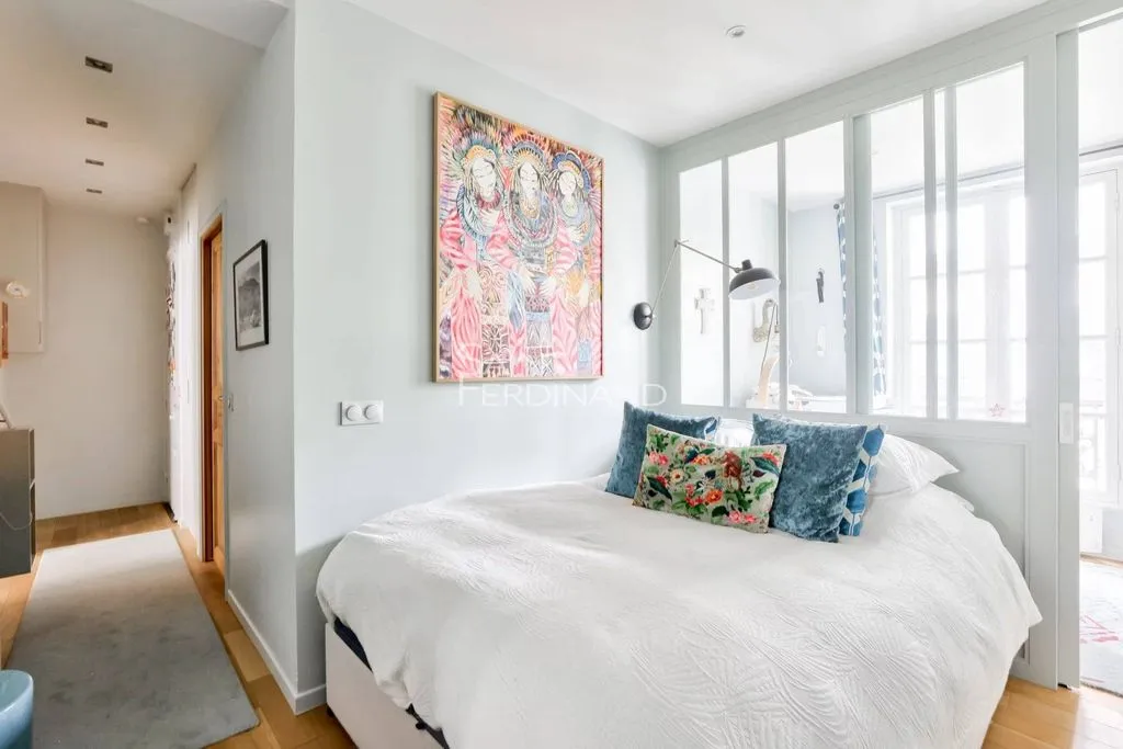 Chambres - Appartement Meublé avec Vue sur la Ville à Paris