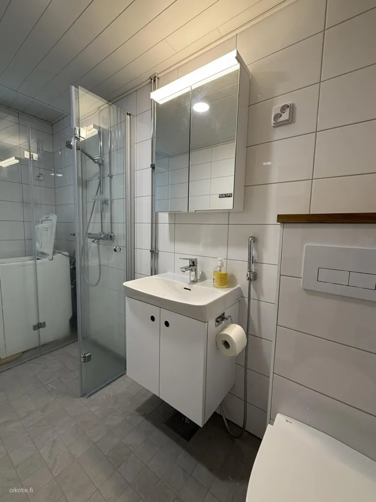 Salles de bain - Studio Apartment with Glazed Balcony in Härkämäki