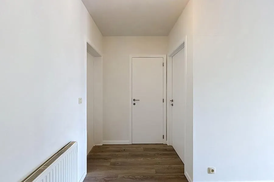 hallway_entrance