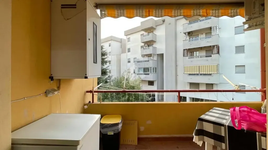 Rõdu - Apartment with Balcony in Commenda, Rende