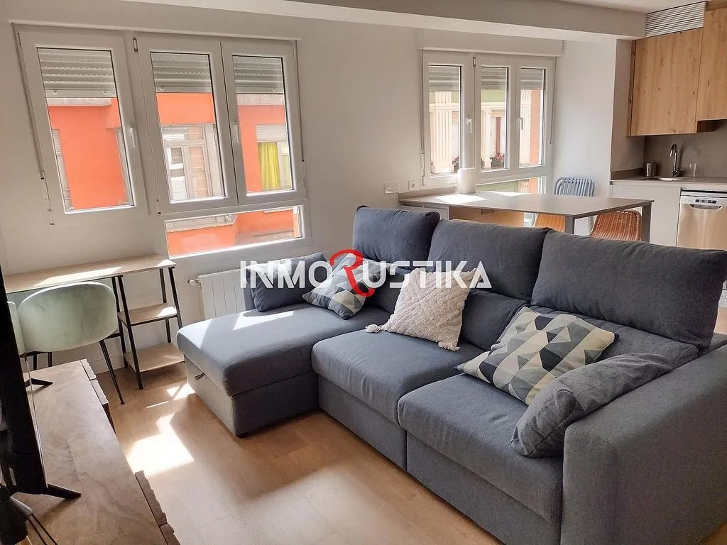 Living Room - Furnished Flat in Gijón Centre with Sea View