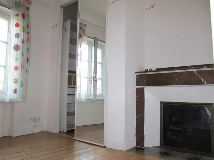 Séjour - Appartement Familial avec Parquets Anciens à Toulouse