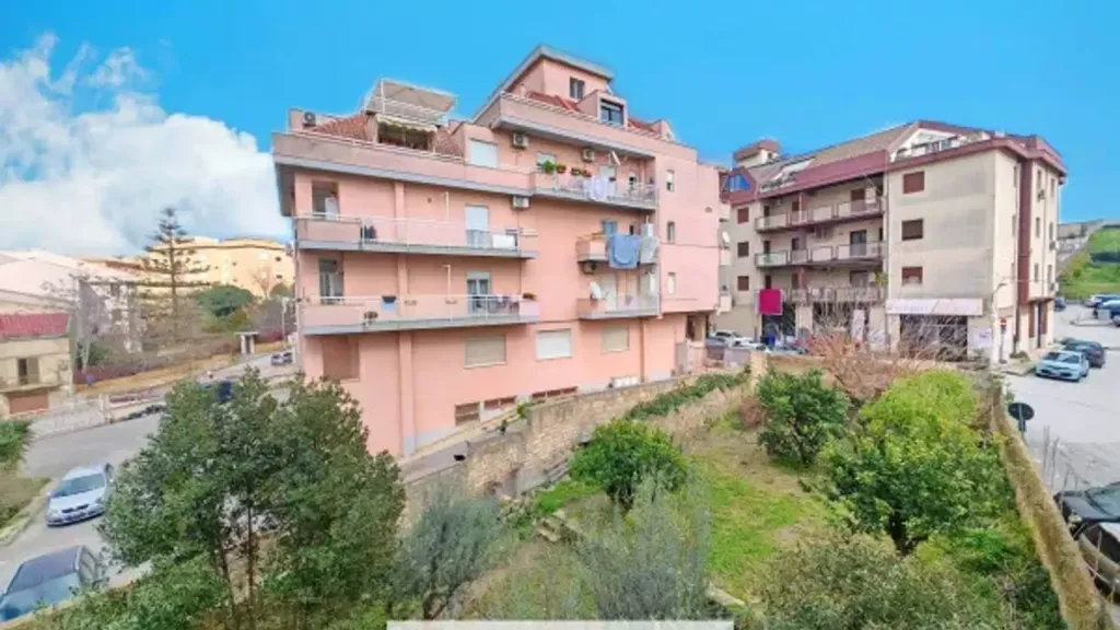 Välivaade - Spacious Apartment with Balcony in Canicattì